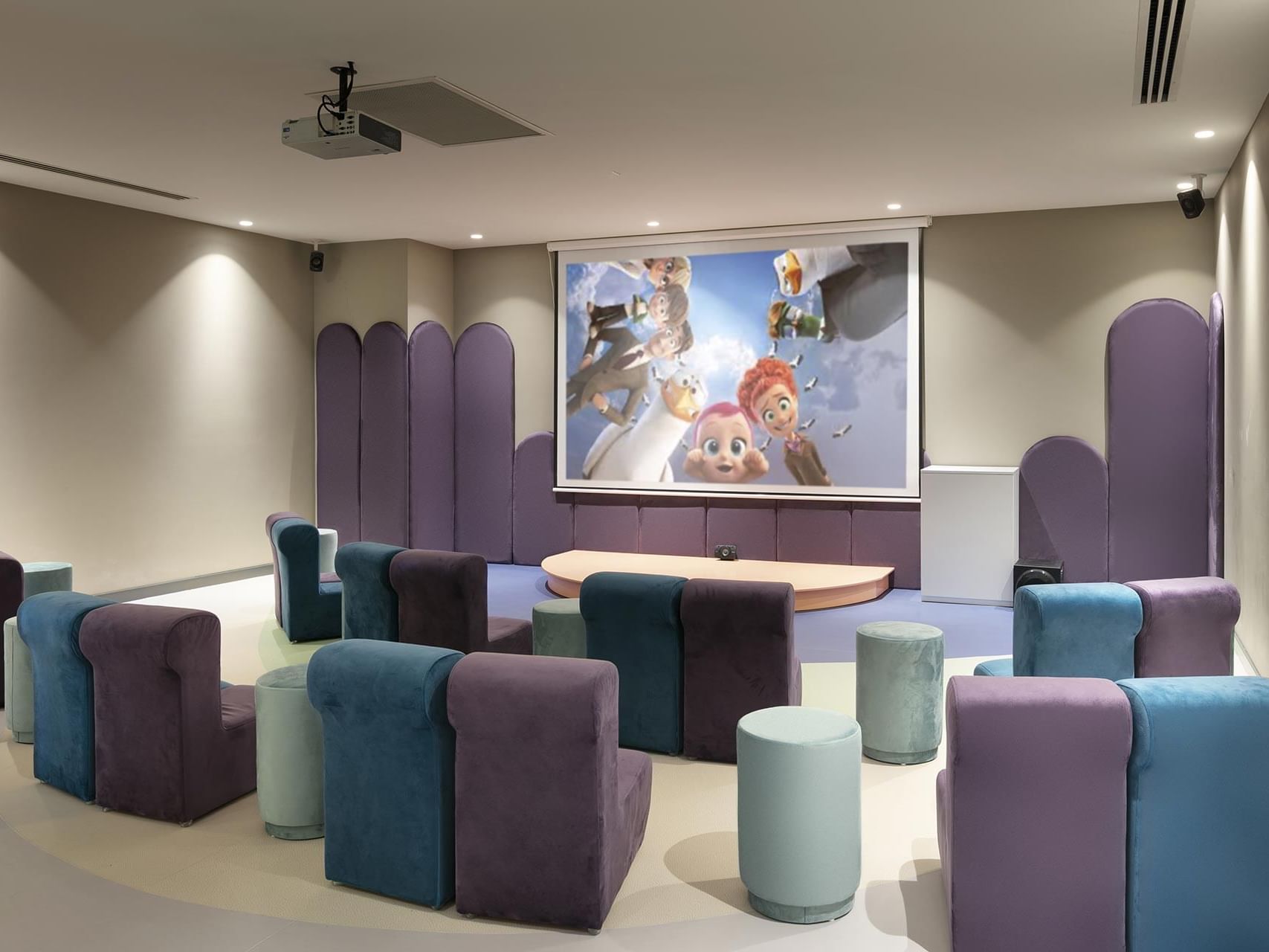 TITANIC DELUXE KIDS CLUB gallery image 2